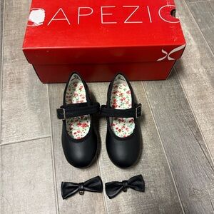 Capezio Black Kids Shoes with Floral Insole Mary Jane